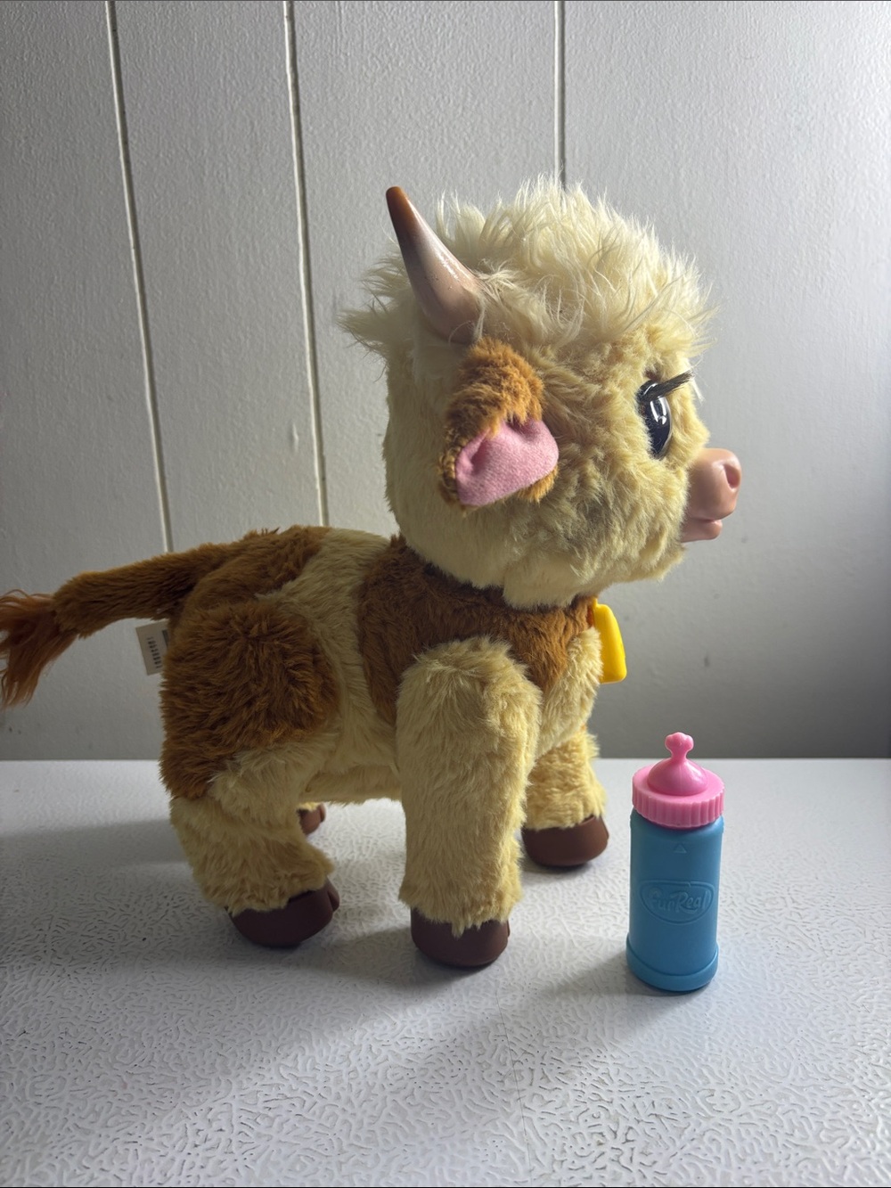 Yellow Calf Toy with Bottle - FurReal - Picture 2 of 5